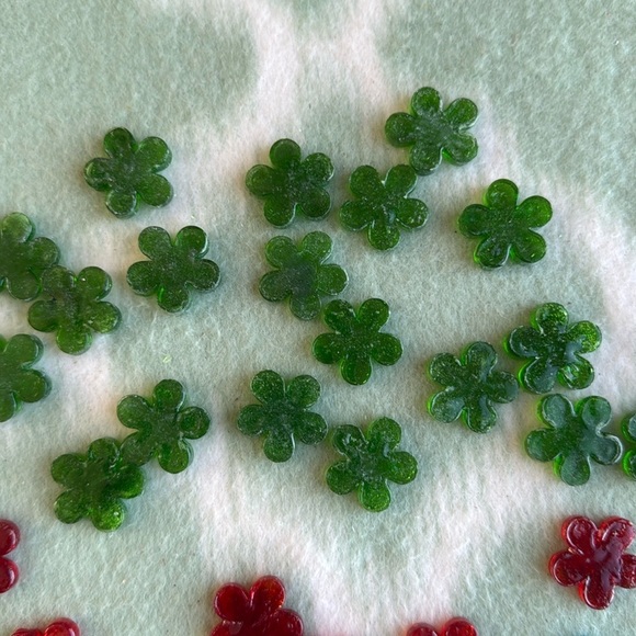 NEW Decorative Glass Flowers in multiple colors - Picture 4 of 7